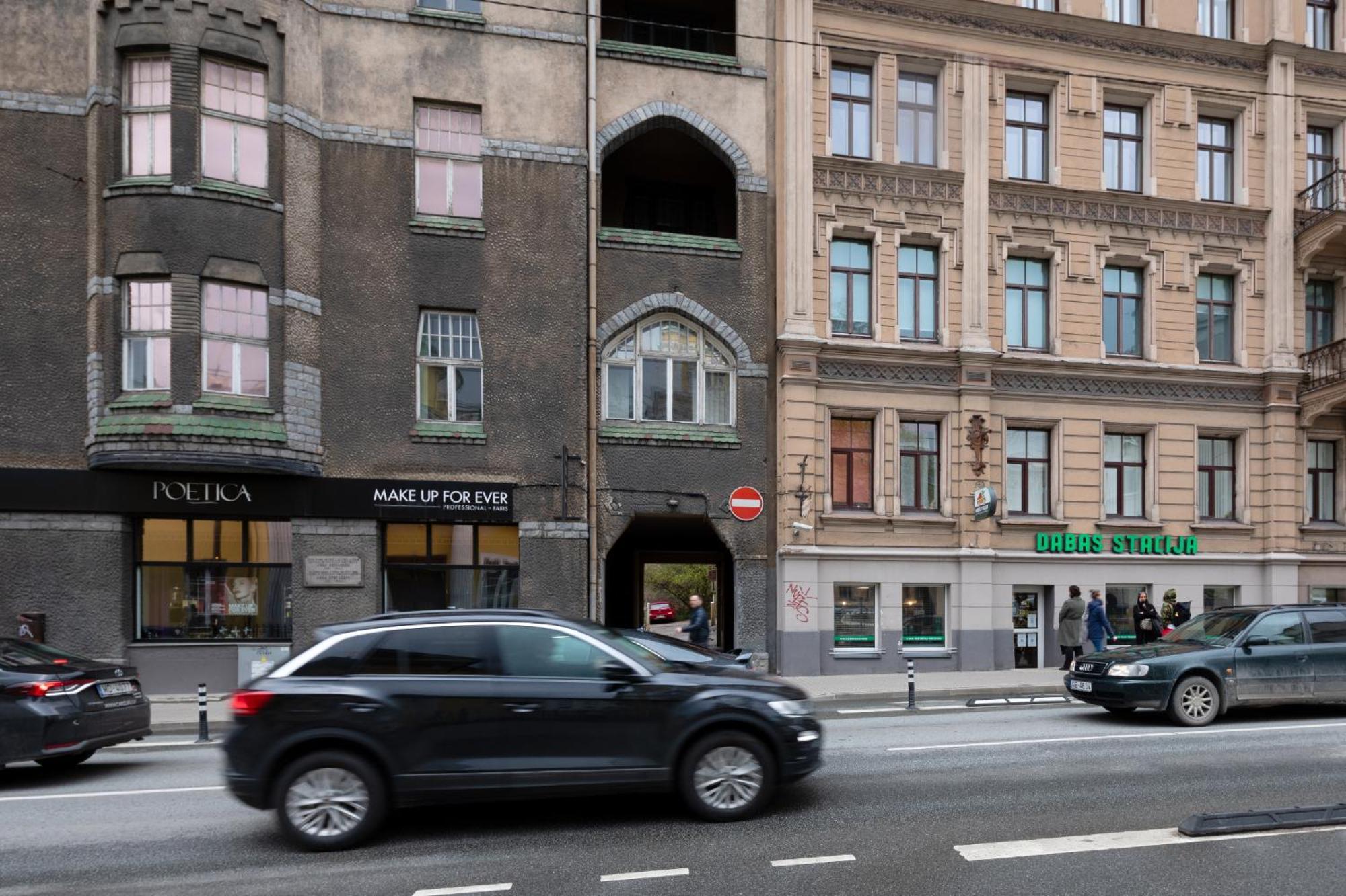 Brivibas Yard Apartment With Parking In City Center ريغا المظهر الخارجي الصورة